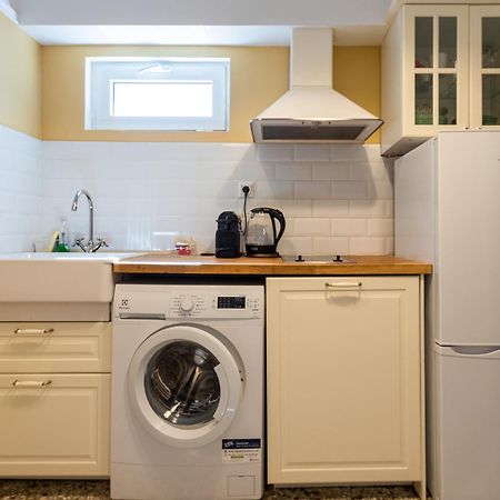 Urban Senses Apt #2, A Kalamatastay Property Екстериор снимка